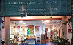 D Riverside Inn
